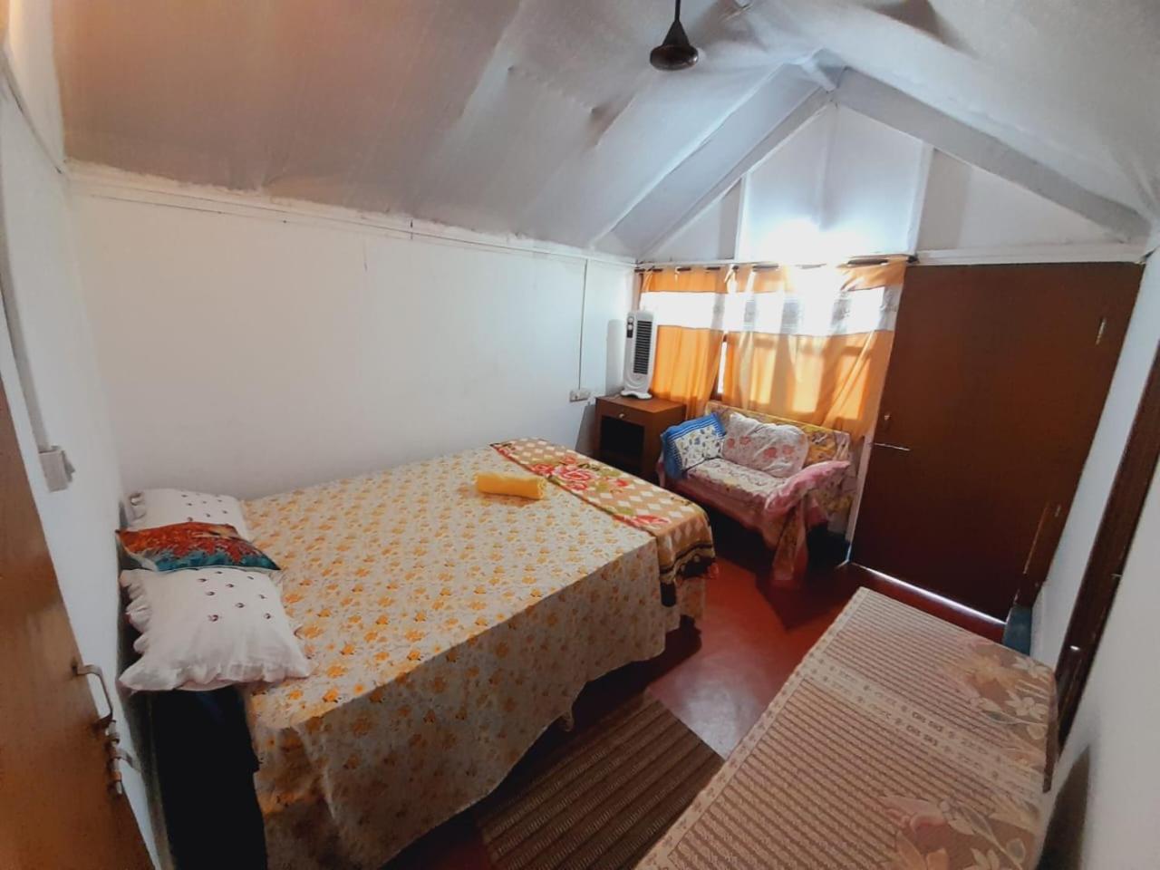 ホテル Shiv Sai Huts カナコナ 部屋 写真