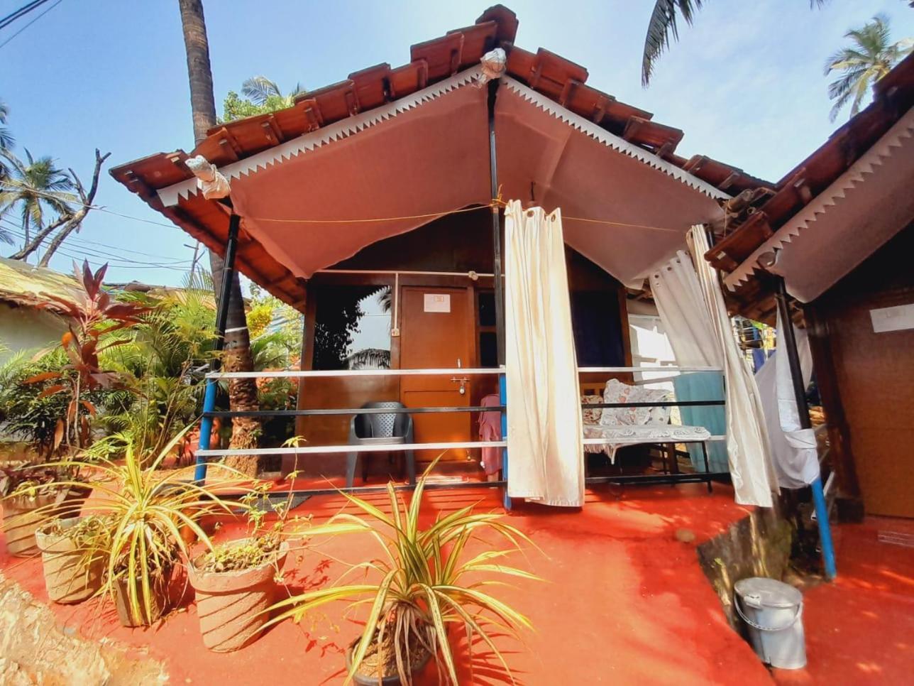 ホテル Shiv Sai Huts カナコナ 部屋 写真
